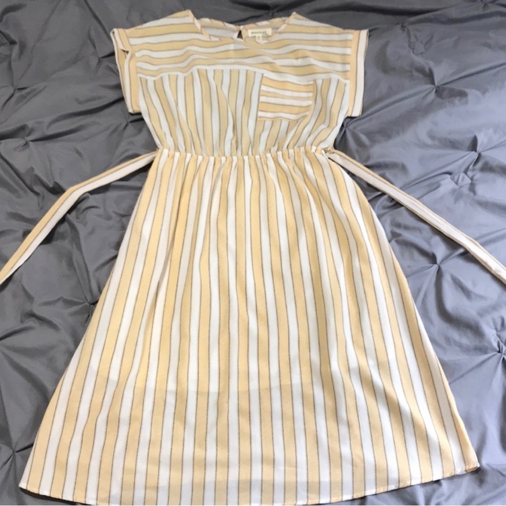 Yellow white stripes short sleeve maxi dress XL.